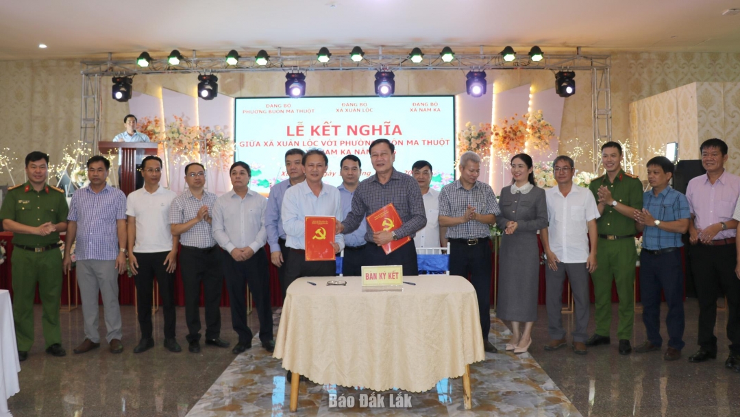 ký kết nghĩa để hỗ trợ, giúp đỡ nhau cùng phát triển.