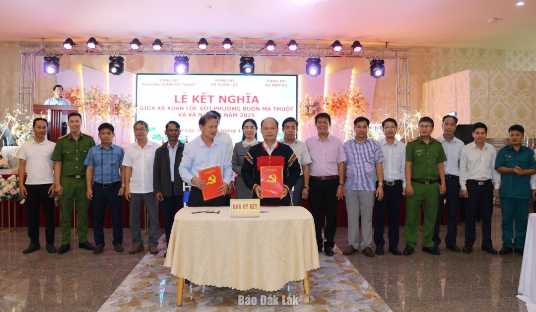 Xã Xuân Lộc và xã Nam Ka ký kết nghĩa cùng hợp tác, phát triển.