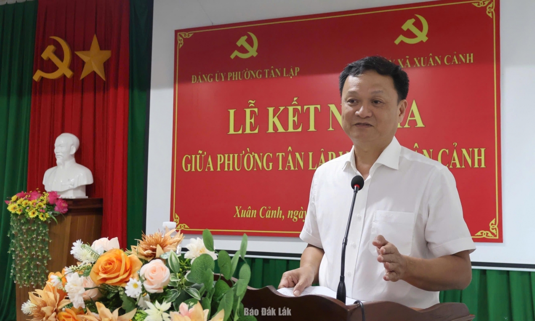 Bí thư Đảng ủy, Chủ tịch HĐND phường Tân Lập Vũ Văn Hưng phát biểu tại chương trình.