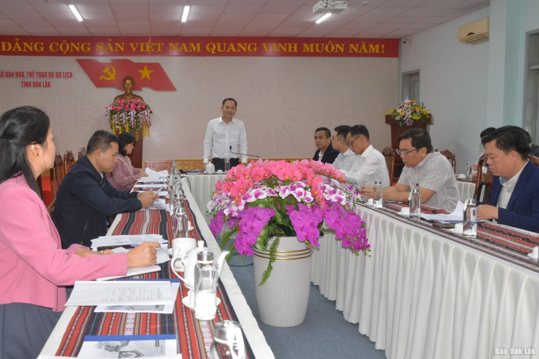 Quang cảnh buổi làm việc,