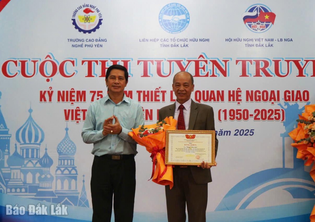 Thi tuyên truyền kỷ niệm 75 năm thiết lập quan hệ ngoại giao Việt Nam - Liên bang Nga Thi tuyên truyền kỷ niệm 75 năm thiết lập quan hệ ngoại giao Việt Nam - Liên bang Nga