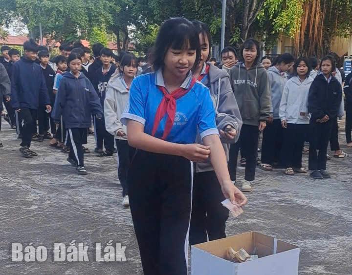 học sinh Trường THCS Nguyễn Thị Định (xã Ia R’vê)