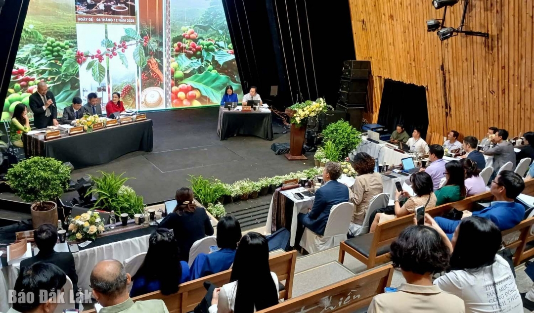 Quang cảnh hội thảo khoa học quốc tế bàn về chuỗi giá trị ngành công nghiệp cà phê toàn cầu