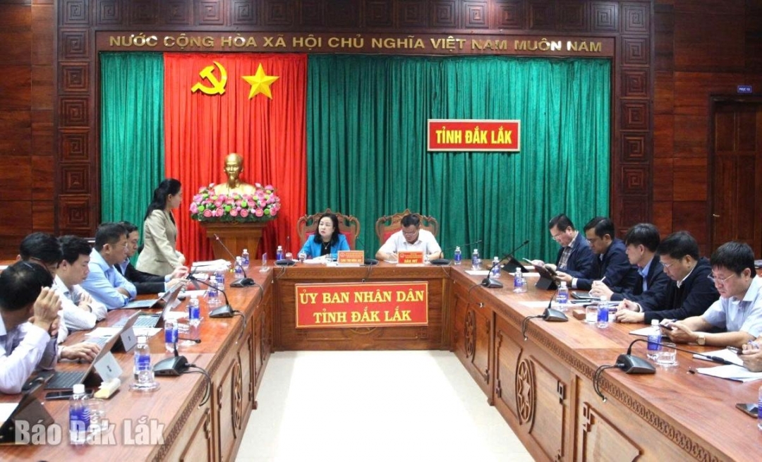 Quang cảnh phiên họp.