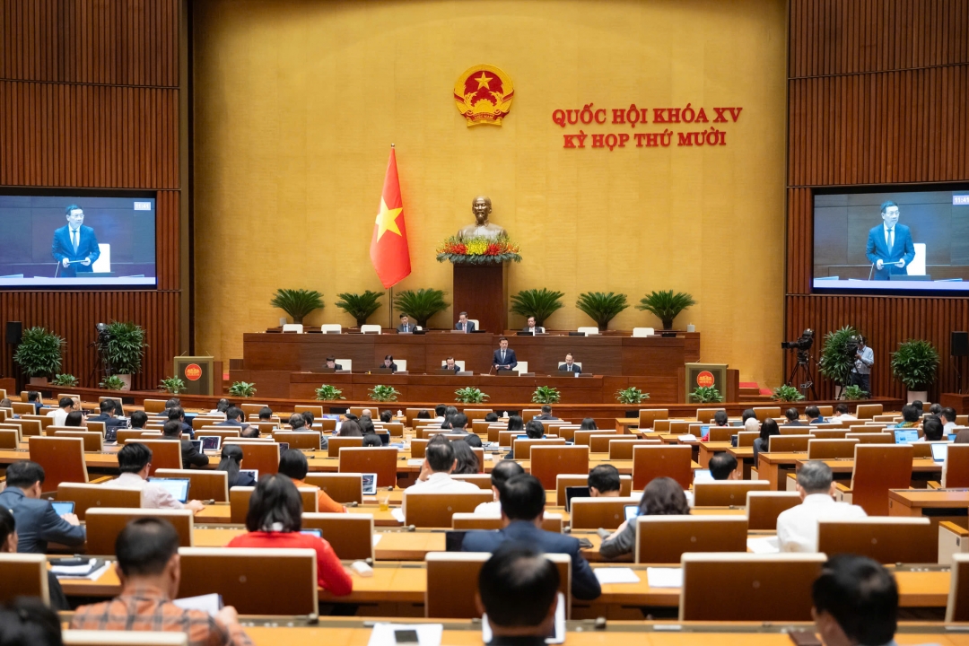 oàn cảnh Quốc hội thảo luận về dự án Luật Chuyển đổi số. Ảnh: quochoi.vn