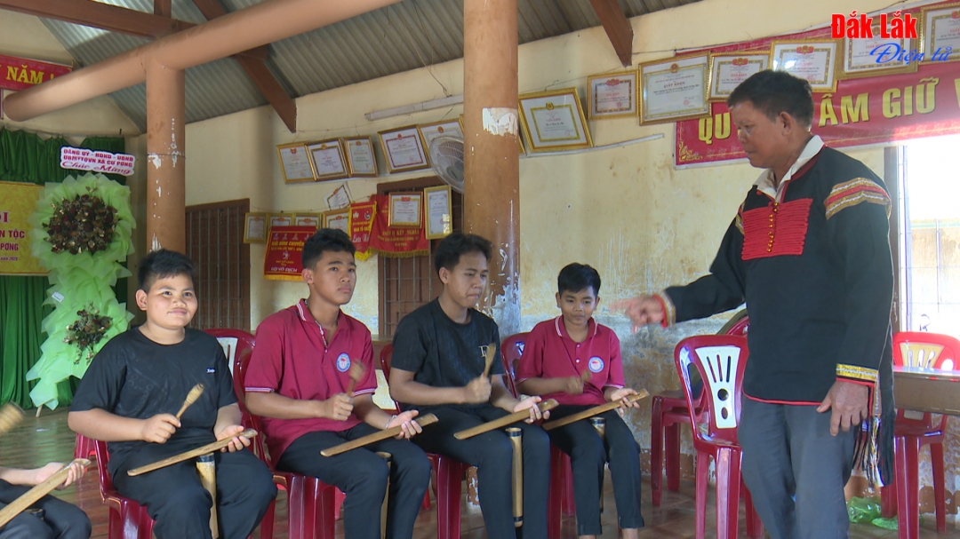 (Video) Khi người trẻ tiếp nối bản sắc cha ông