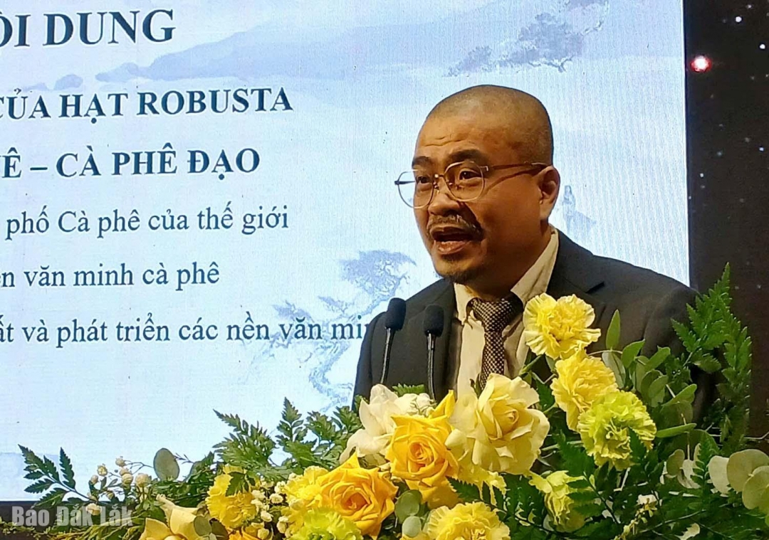 Ông Dương Hải Đăng, Trợ lý Chủ tịch HĐQT Tập đoàn Trung Nguyên Legend phát biểu tham luận Từ sự tỉnh thức của hạt Robusta đến lối sống cà phên - Cà phê đạo
