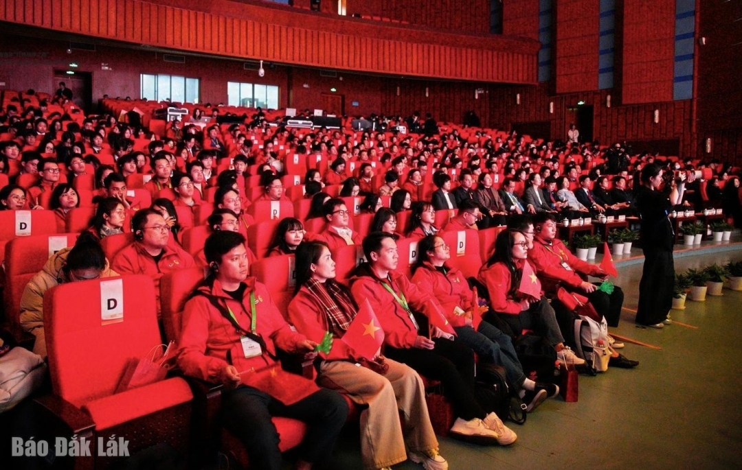 Gần 200 thanh niên Việt Nam tham dự diễn đàn.