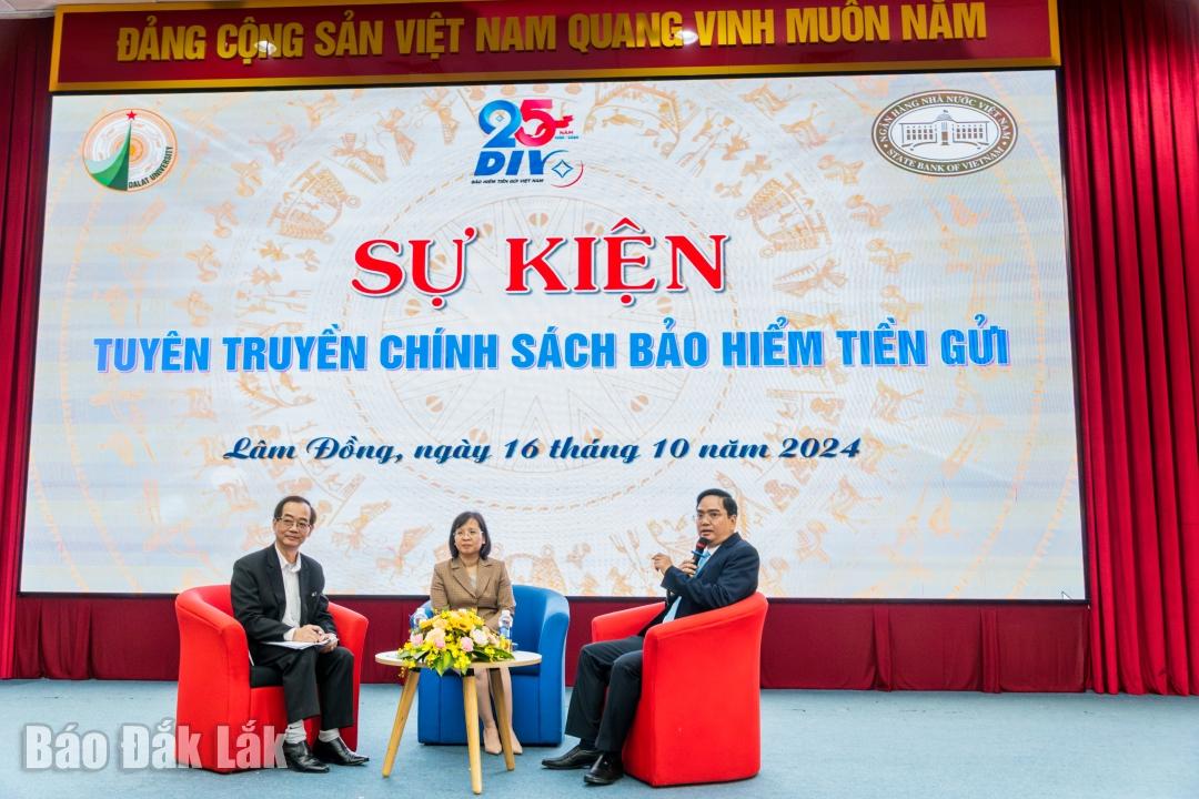 Chi nhánh Bảo hiểm tiền gửi Việt Nam khu vực Nam Trung Bộ và Tây Nguyên tuyên truyền chính sách bảo hiểm tiền gửi.