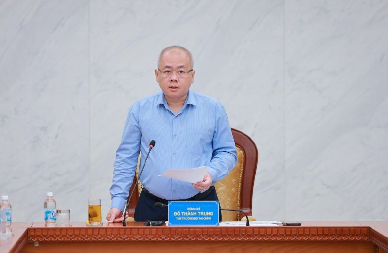 Thứ trưởng Bộ Tài chính Đỗ Thành Trung phát biểu tại hội nghị.