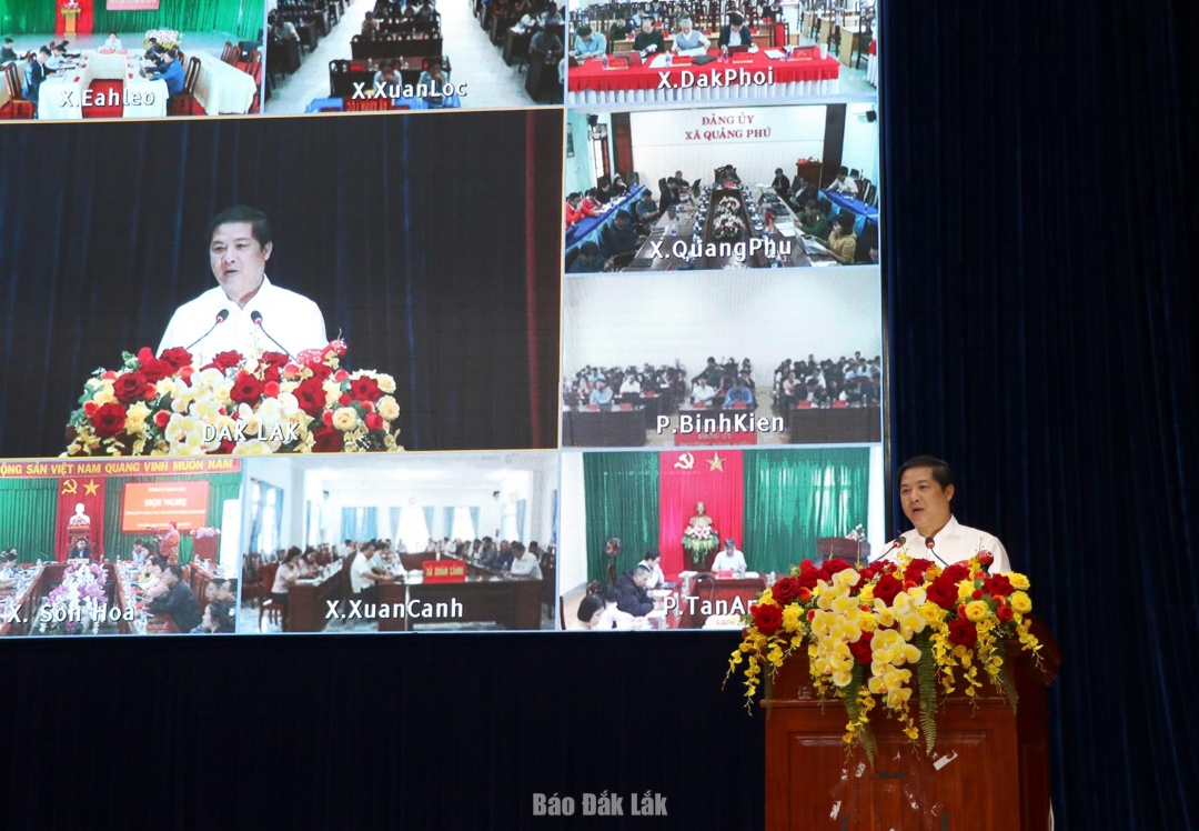 Ủy viên dự khuyết Trung ương Đảng, Bí thư Tỉnh ủy Lương Nguyễn Minh Triết phát biểu khai mạc hội nghị.