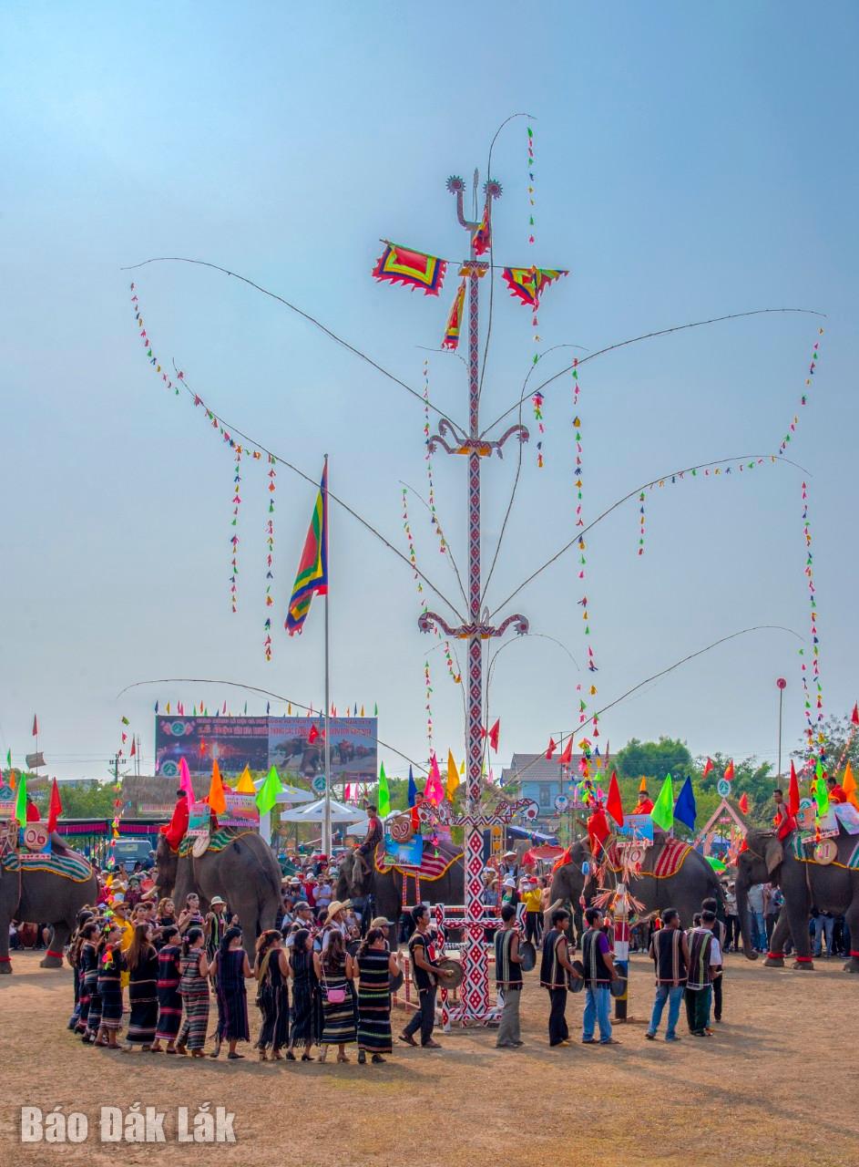 Lễ hội truyền thống góp phần gắn kết cộng đồng bền vững ở Buôn Đôn