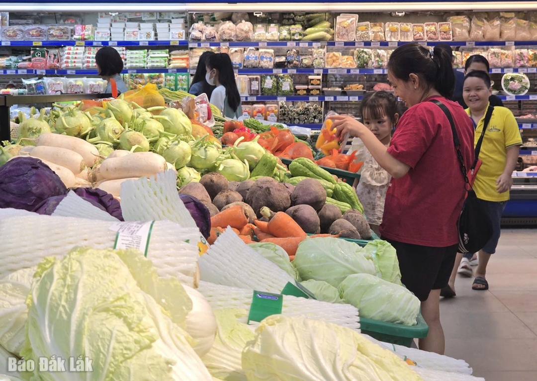 Giá rau củ quả tháng 11/2025 tăng mạnh do ảnh hưởng thời tiết.