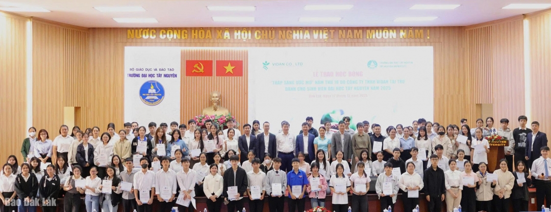 Các em sinh viên có gia đình bị thiệt hại do thiên tai năm 2025 được