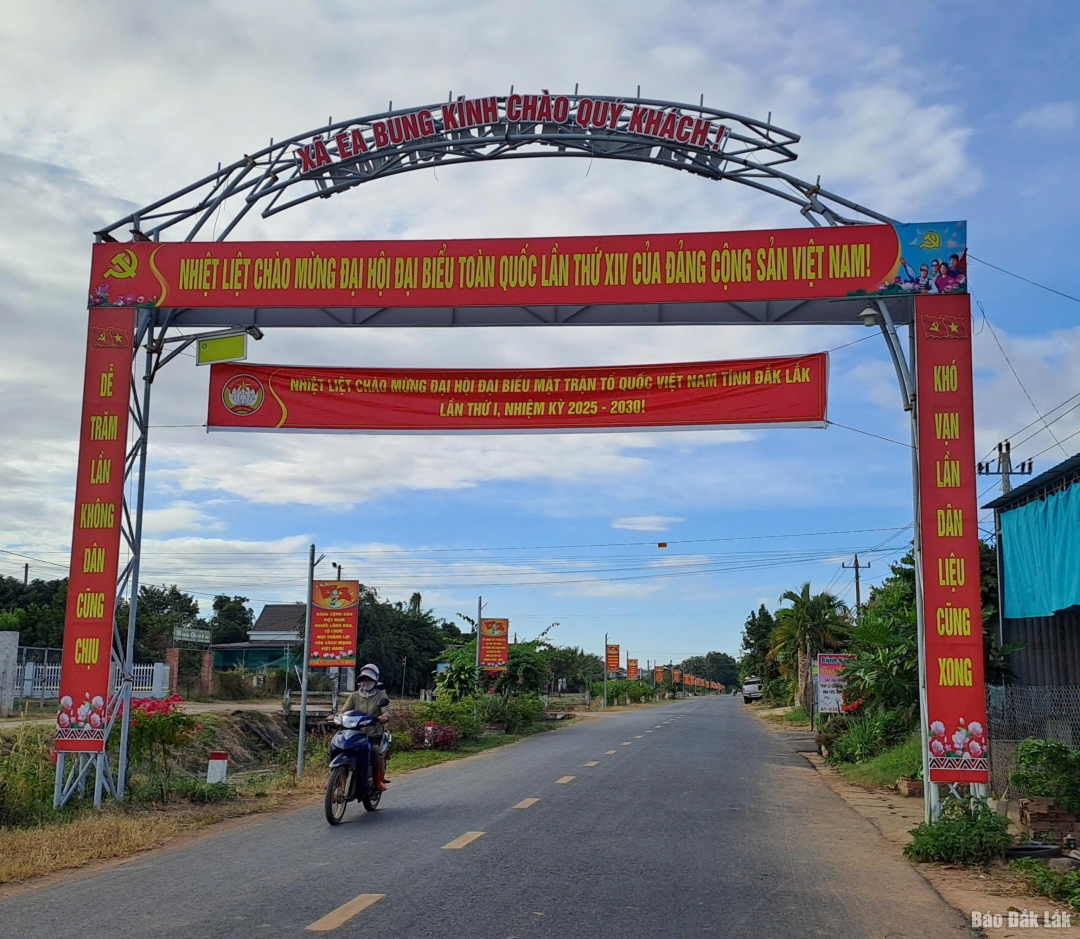 Tuyến đường qua trung tâm xã Ea Bung