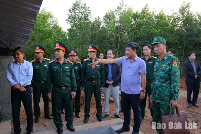 Bí thư Tỉnh ủy Lương Nguyễn Minh Triết kiểm tra tiến độ các công trình, thao trường huấn luyện