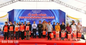 Quân khu 5 khởi công xây dựng các nhà sinh hoạt cộng đồng tại xã Cư Pơng và Ia R'vê