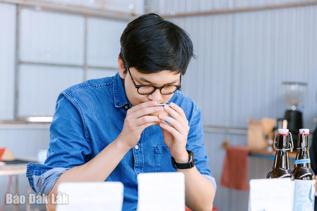 Experiencing the signature aroma of Dak Lak coffee 