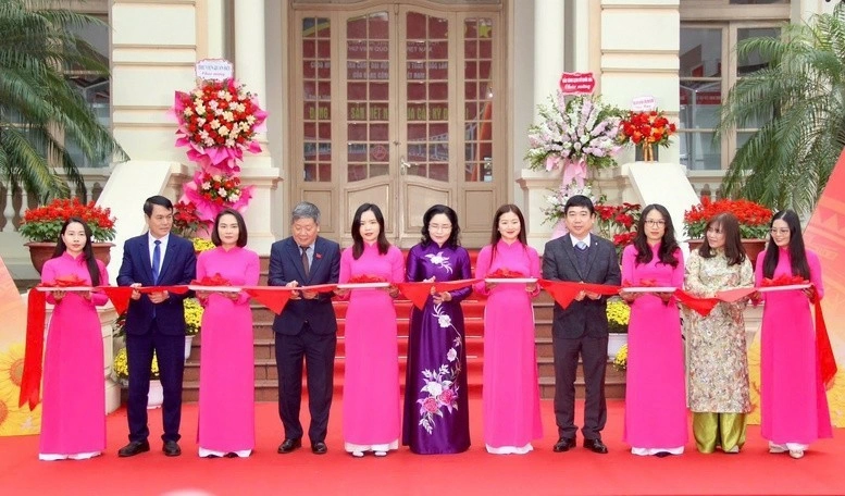 Delegates at the opening ceremony of the exhibition Celebrating the Party, the Spring, and the Success of the 14th National Party Congress. (Photo: VNA)