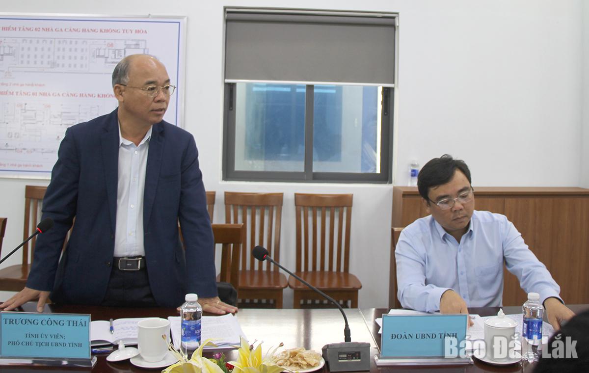 Phó Chủ tịch UBND tỉnh Trương Công Thái phát biểu tại buổi làm việc.