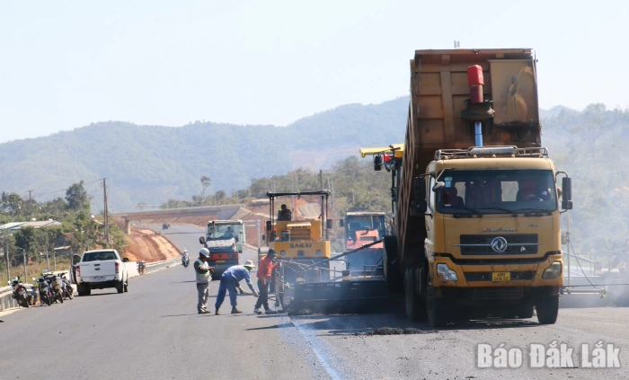 Quyết liệt gỡ điểm nghẽn, đẩy nhanh giải ngân vốn đầu tư công