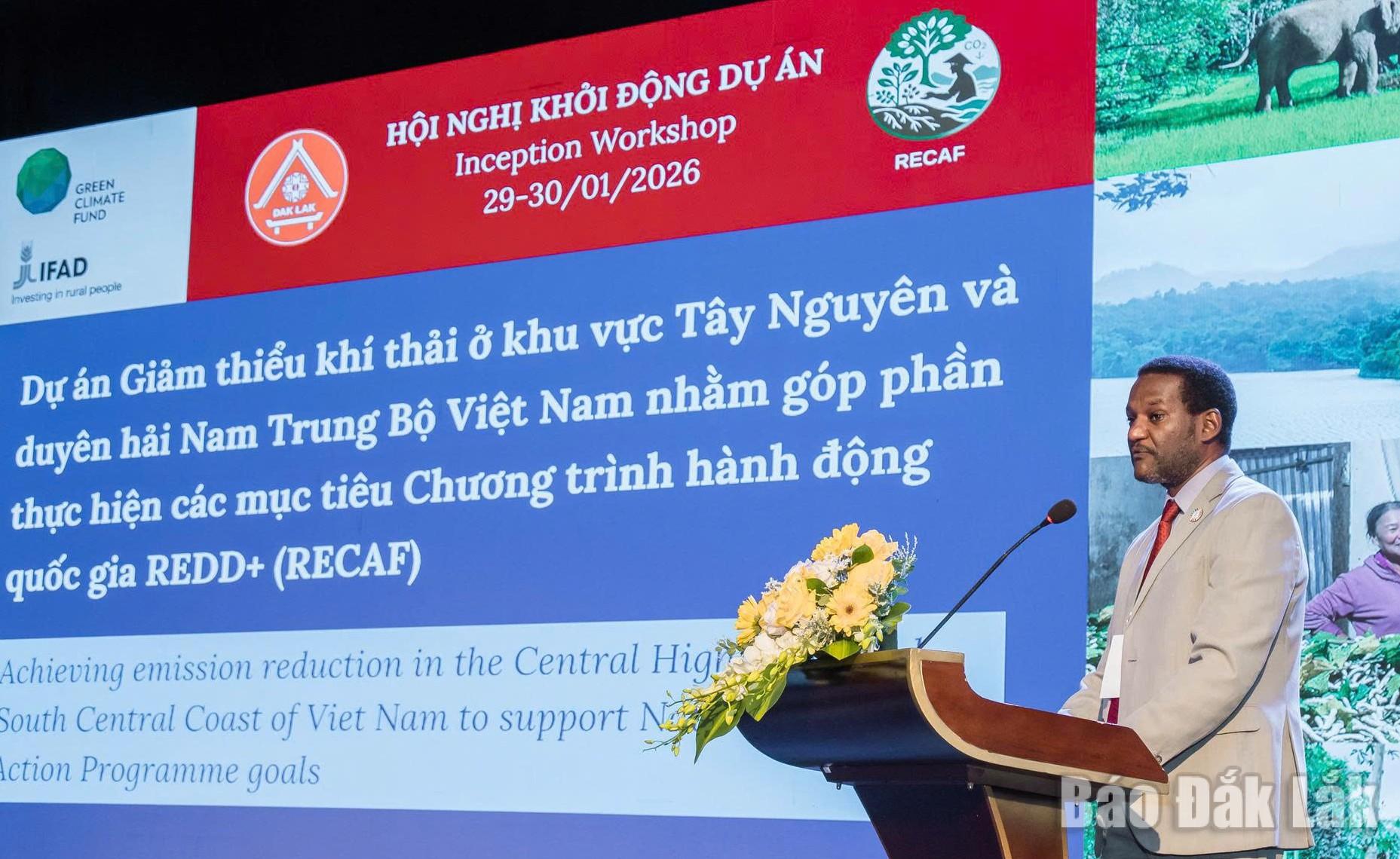 Ông Frew Behabtu, Quyền Giám đốc Quốc gia IFAD tại Việt Nam phát biểu ý kiến.