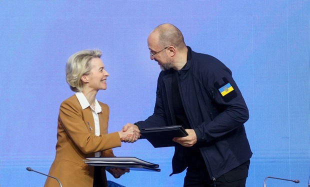 Ukraine đã ký một thỏa thuận với Liên minh châu Âu về việc tham gia Chương trình Thị trường chung EU. Nguồn: closetheskyoverukraine