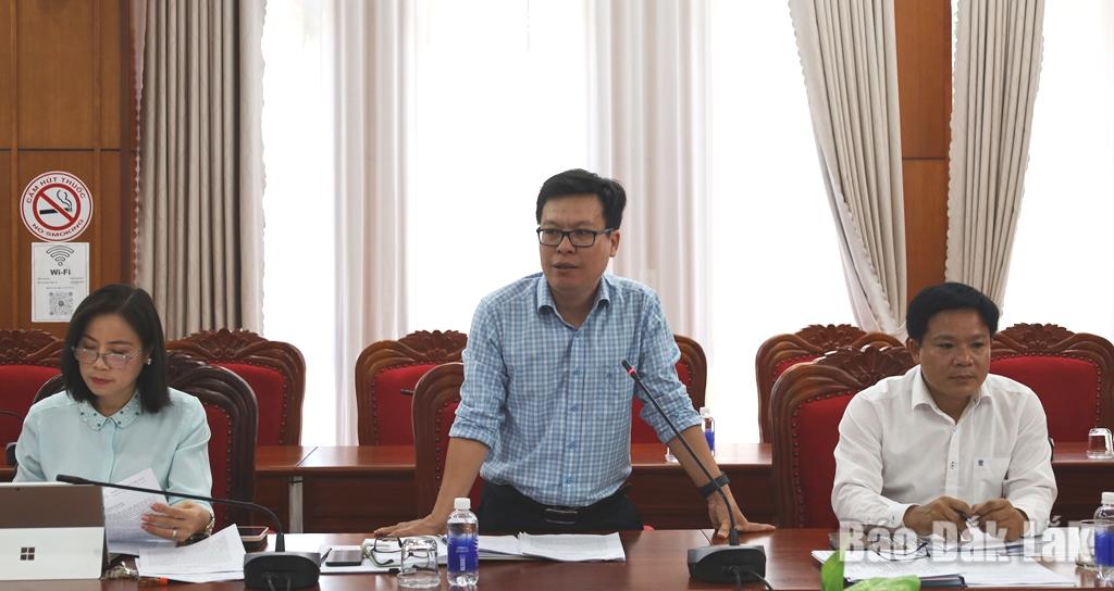 Đại biểu nêu ý kiến tại hội nghị.