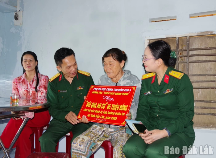 Quân khu 5 tặng gói an cư cho người dân xã Hòa Thịnh