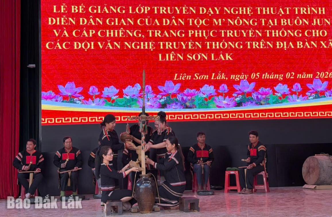 Một tiết mục biểu diễn của các học viên sau khóc học.