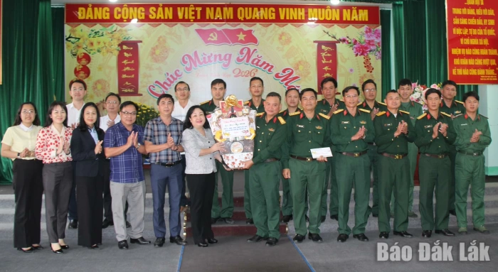 Đồng chí Cao Thị Hòa An thăm, chúc Tết các đơn vị và cá nhân trên địa bàn tỉnh