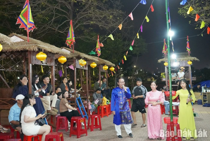 Đa dạng chương trình văn hóa văn nghệ phục vụ nhân dân du xuân