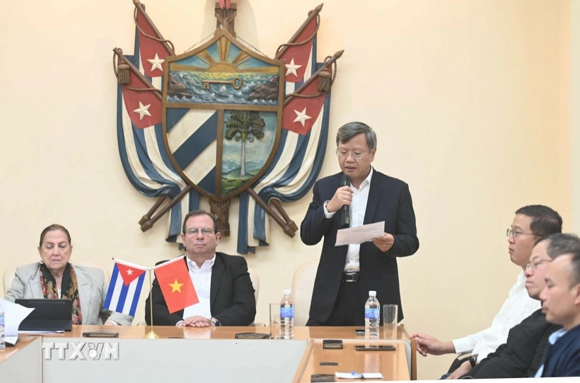 Đại sứ Việt Nam tại Cuba Lê Quang Long khẳng định mối quan hệ đặc biệt Việt Nam - Cuba. (Ảnh: Việt Hùng/TTXVN)