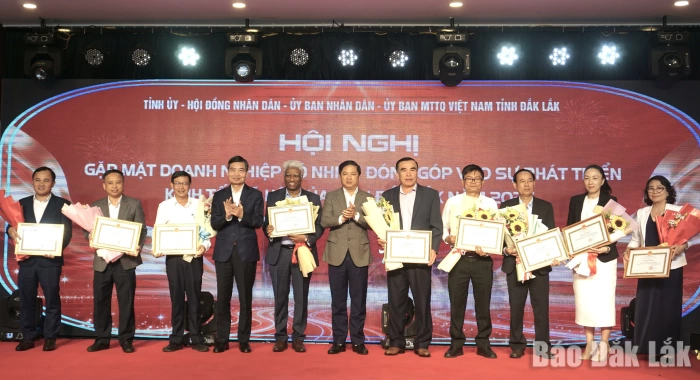 Gặp mặt doanh nghiệp có nhiều đóng góp vào sự phát triển kinh tế - xã hội của tỉnh Đắk Lắk năm 2025