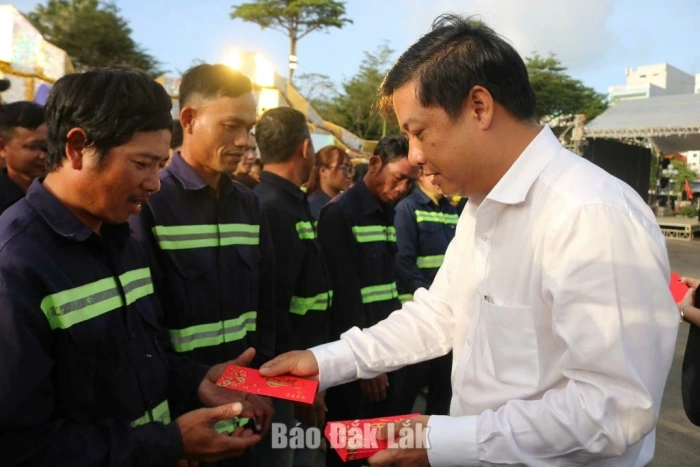 Tiếp tục chăm lo, tổ chức đón Tết Nguyên đán Bính Ngọ năm 2026