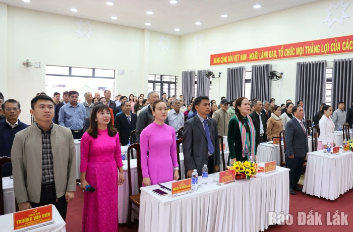 Xã Ea Knuếc: Sinh hoạt chính trị và trao Huy hiệu Đảng đợt 3/2/2026