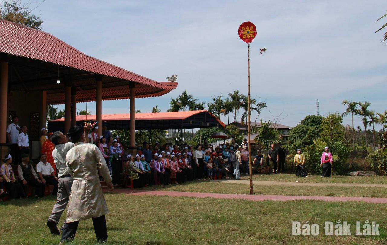 ..... trò chơi ném đúm