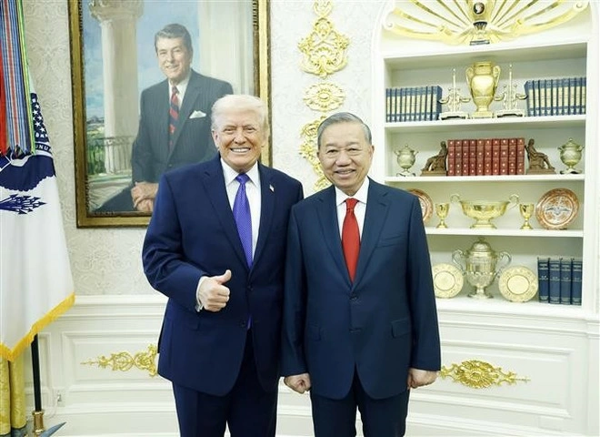 Tổng Bí thư Tô Lâm gặp Tổng thống Hoa Kỳ Donald Trump. Ảnh: Thống Nhất/TTXVN