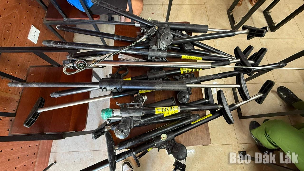 Tang vật thu giữ để điều tra.