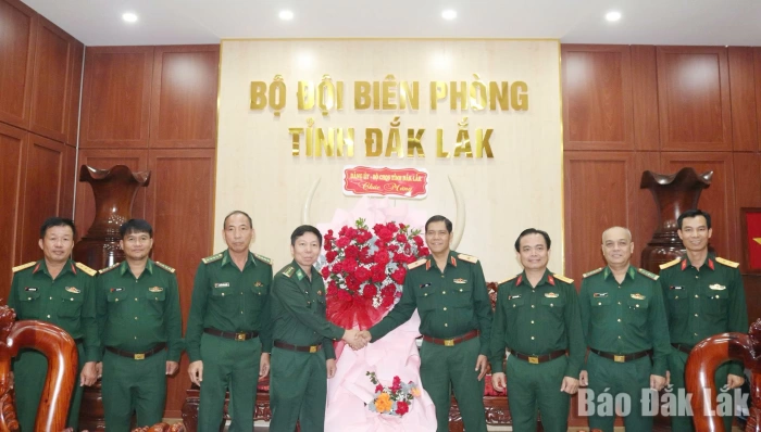 Bộ Chỉ huy Quân sự tỉnh thăm, chúc mừng Ngày truyền thống Bộ đội Biên phòng
