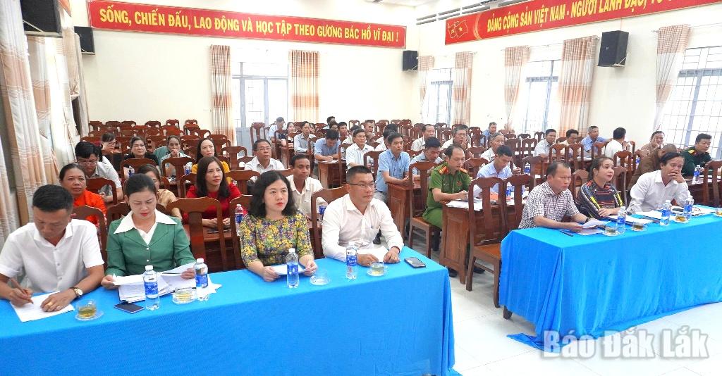 Các đại biểu tham dự hội nghị.