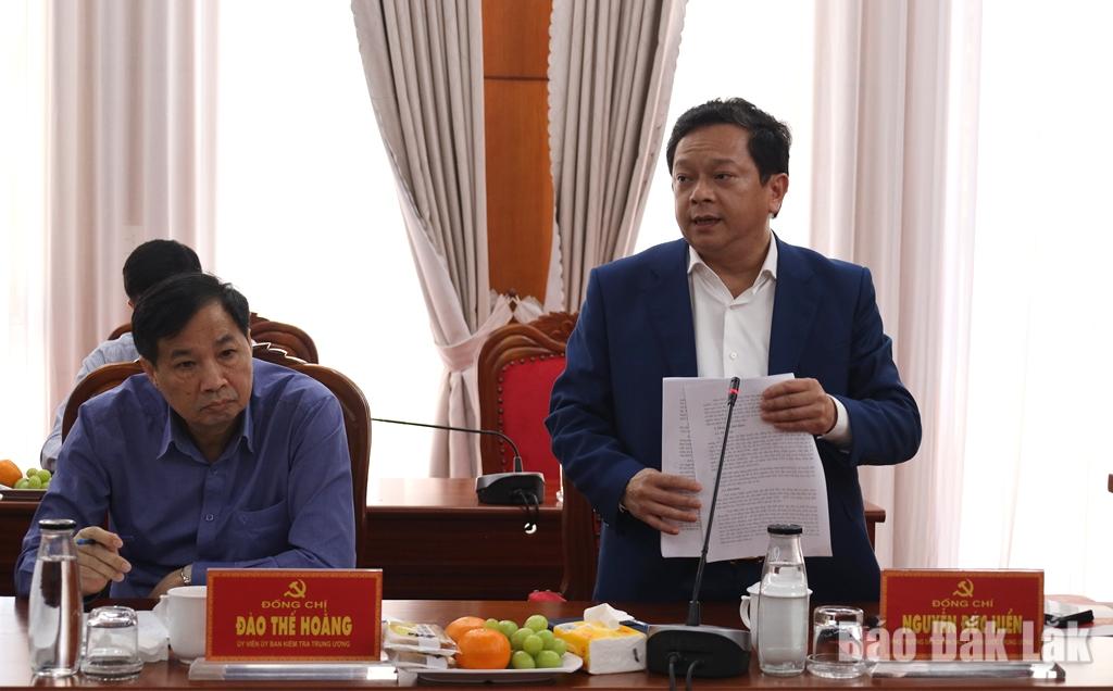 Đồng chí Nguyễn Đức Hiển, Phó trưởng Ban Chính sách chiến lược Trung ương, phó trưởng đoàn thông qua dự báo báo cáo kiểm tra, giám sát đối với Ban Thường vụ Tỉnh ủy Đắk Lắk.