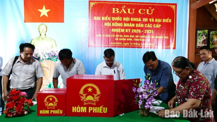 Xã biên giới Buôn Đôn diễn tập quy trình bầu cử