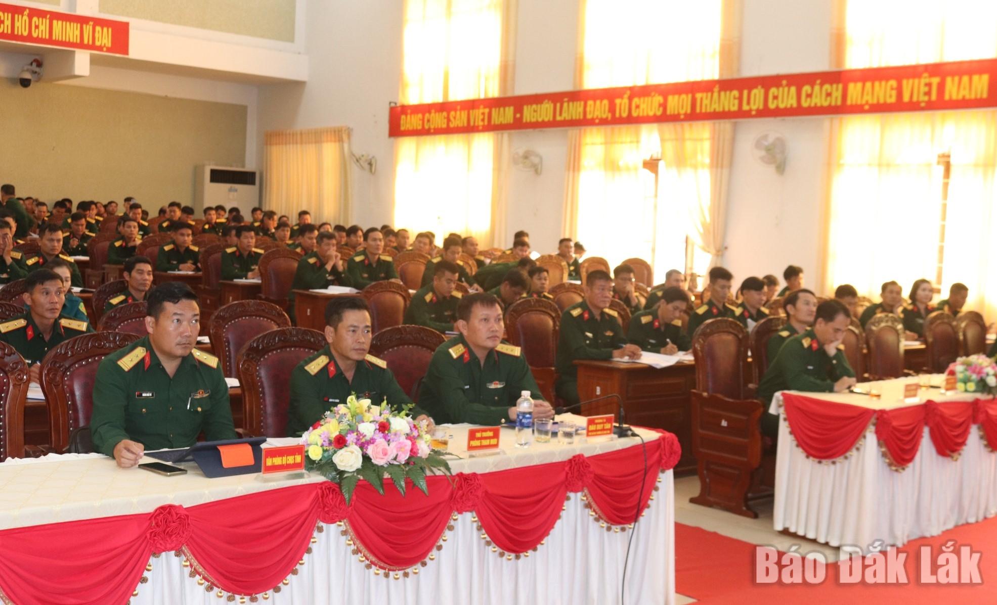 Đại biểu tham dự hội nghị.