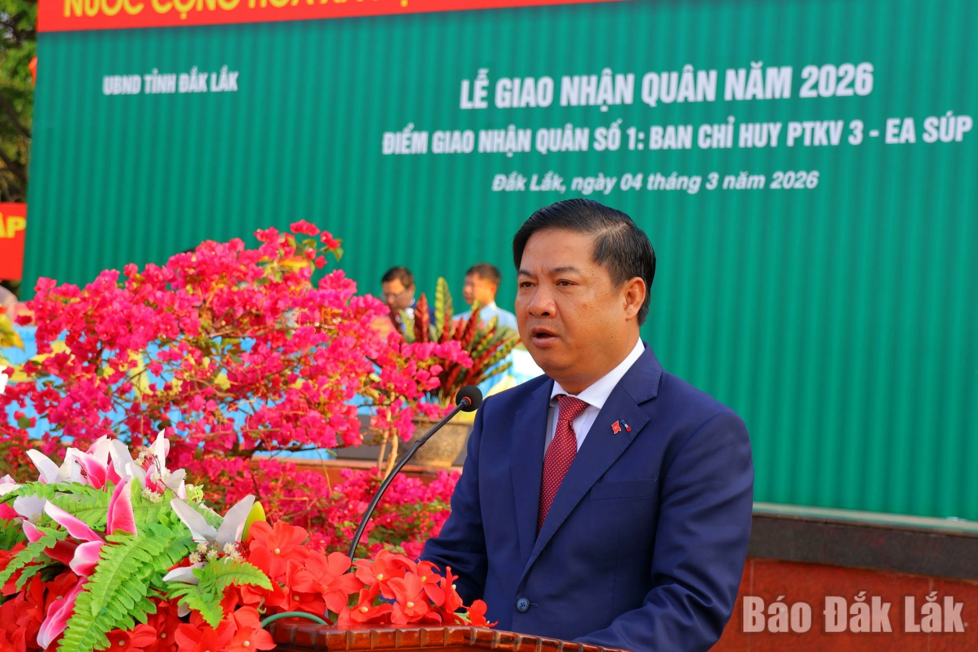 Ủy viên Ban chấp hành Trung ương Đảng, Bí thư Tỉnh ủy Lương Nguyễn Minh Triết phát biểu tại lễ giao nhận quân.