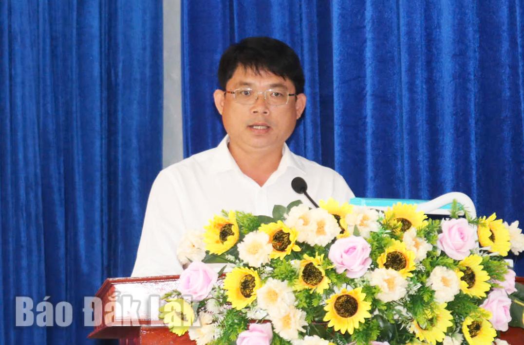 Đại biểu Huỳnh Gia Hoàng, Phó Giám đốc Sở Tài chính trình bày chương trình hành động tại hội nghị.