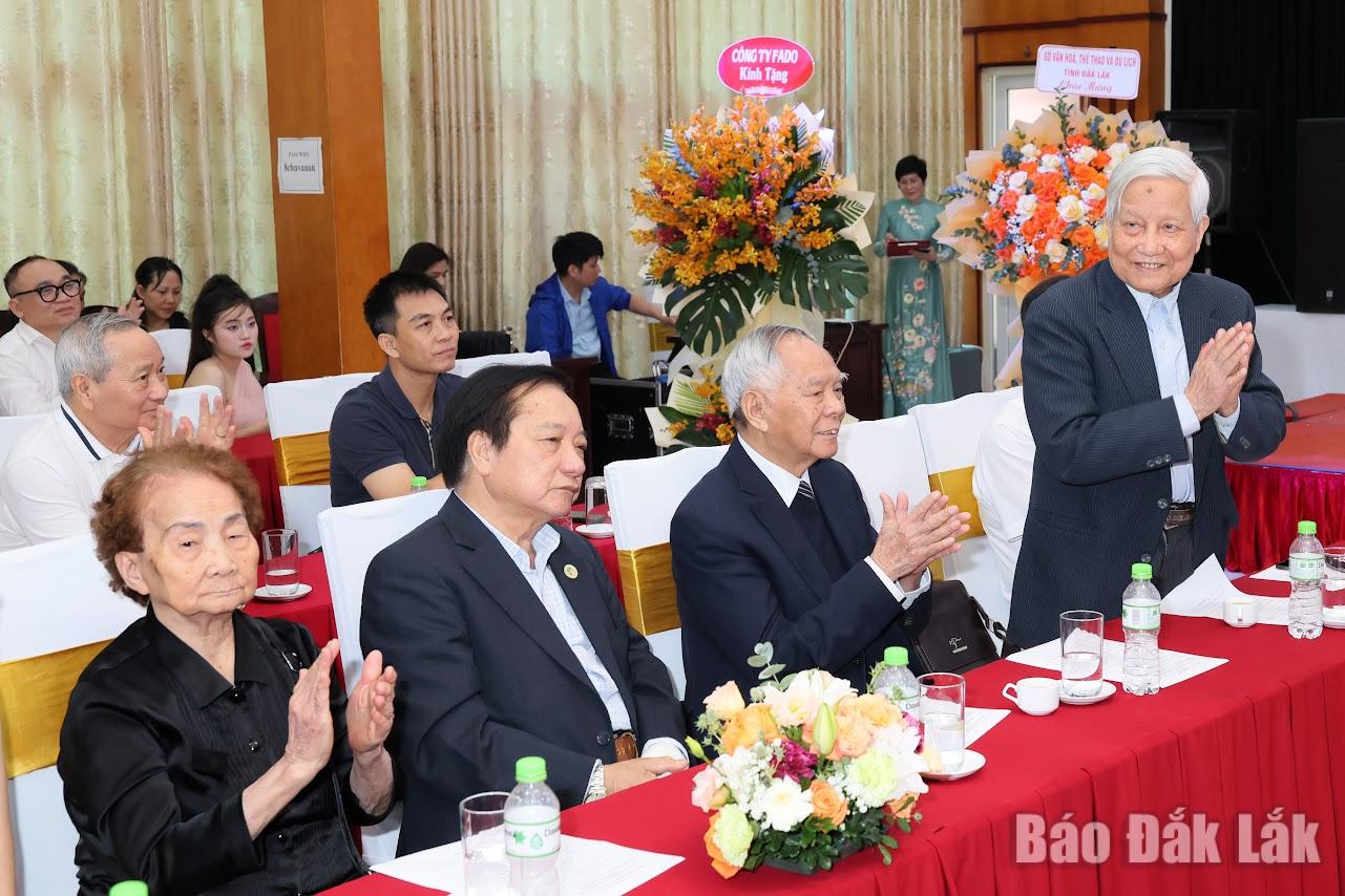 Các đồng chí nguyên lãnh đạo Trung ương là những người con quê Phú Yên tham dự buổi gặp mặt. Ảnh: Dũng Dũng 