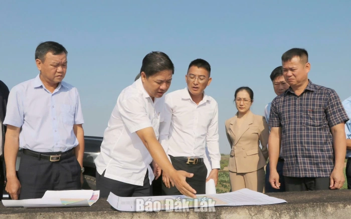 Provincial Party Secretary Luong Nguyen Minh Triet conducts field inspection of renewable energy projects