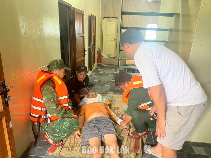 Kịp thời cứu một thuyền viên bất tỉnh trên vùng biển Vũng Rô