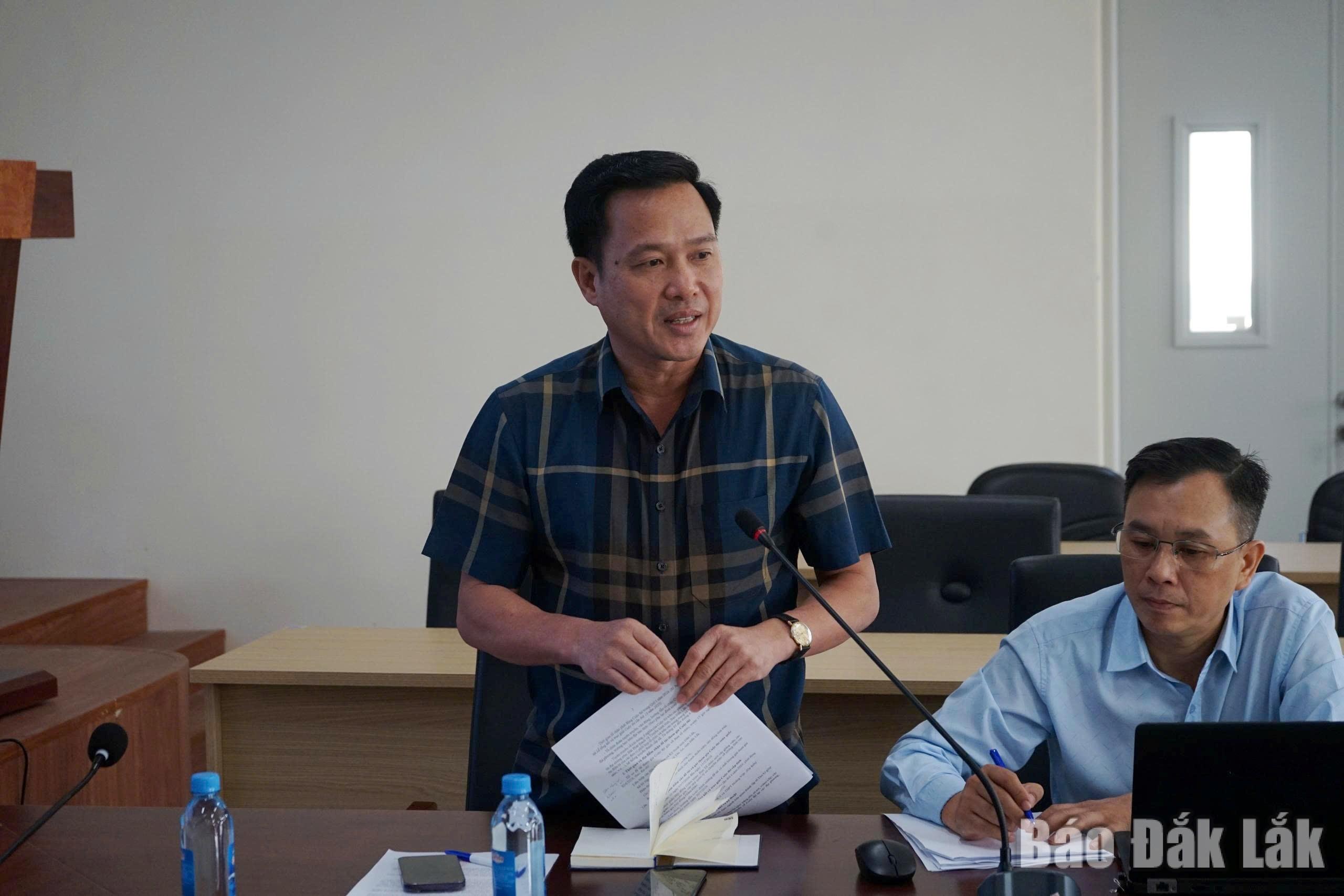 Phó Giám đốc Sở Giáo dục và Đào tạo Lưu Tiến Quang - Pohs Trưởng Ban tổ chức cuộc thi thảo luận tại hội nghị